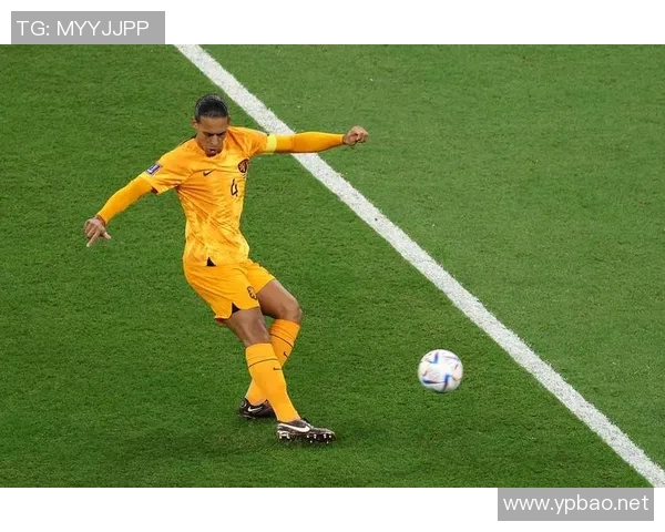 世界杯预选赛荷兰范迪克头球解围关键保住平局